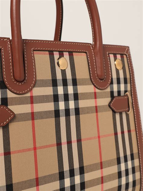 burberry bolsos mujer|Burberry Limited.